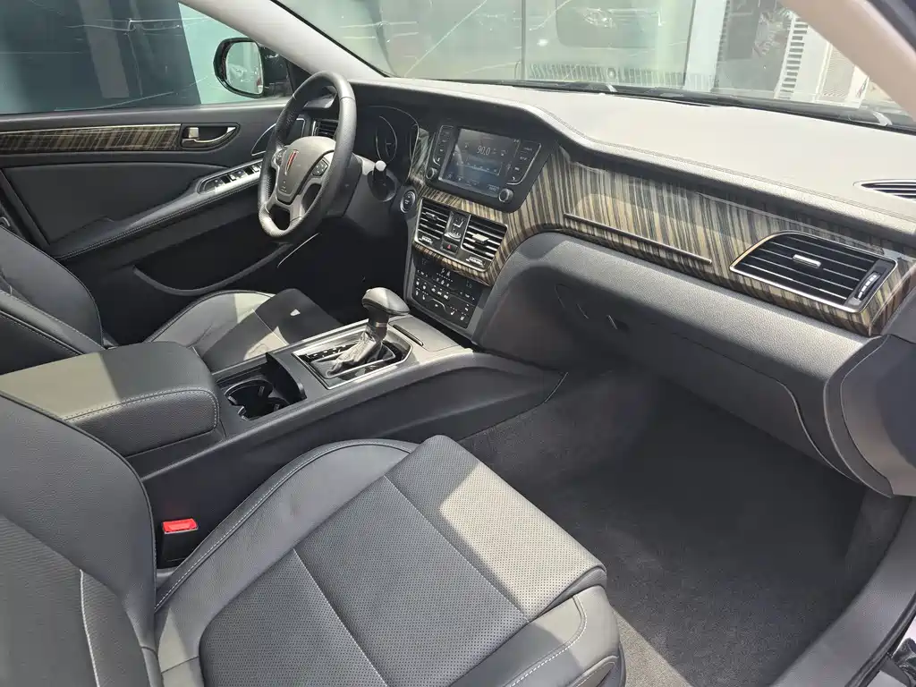 Hongqi H7 2021 Model 2.0T Flagship Edition