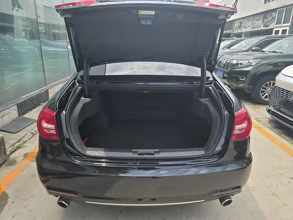 Hongqi H7 2021 Model 2.0T Flagship Edition