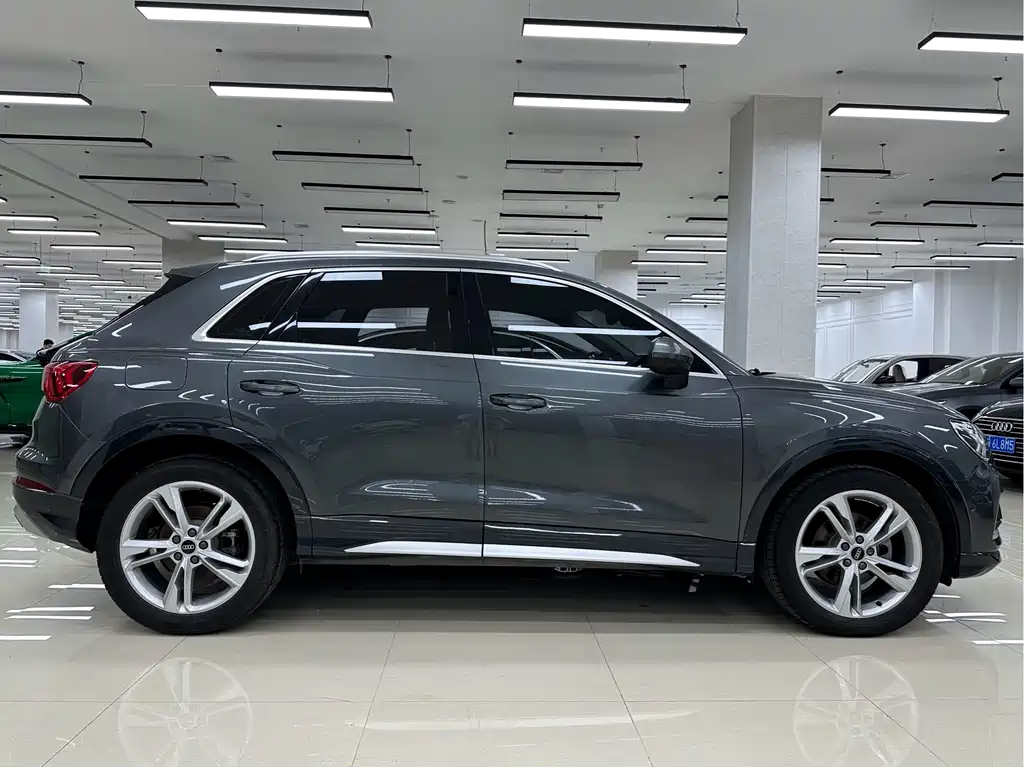 Audi Q3 2023 model 40 TFSI Fashion Dynamic Edition