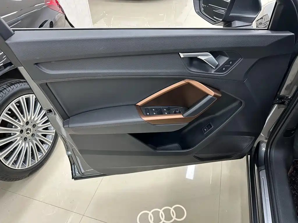 Audi Q3 2023 model 40 TFSI Fashion Dynamic Edition
