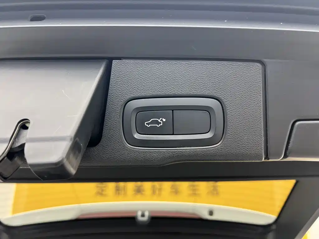 Volvo XC60 2022 B5 AWD Intelligent Comfort Luxury Edition