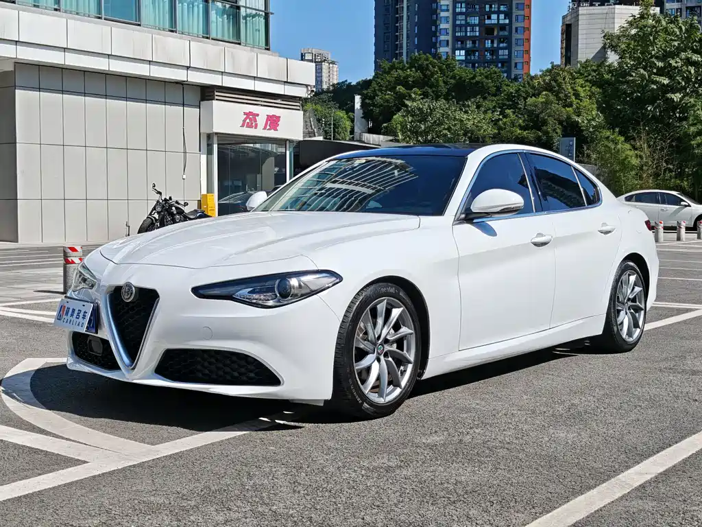 Giulia 2017 2.0T 200HP Luxury Edition