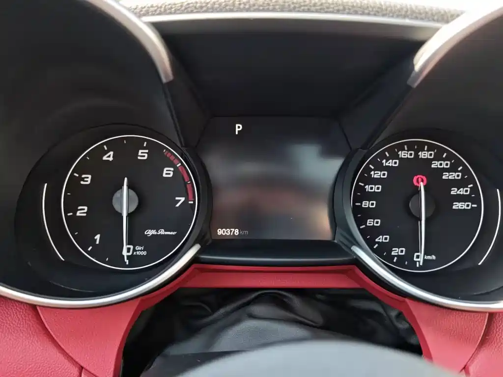 Giulia 2017 2.0T 200HP Luxury Edition