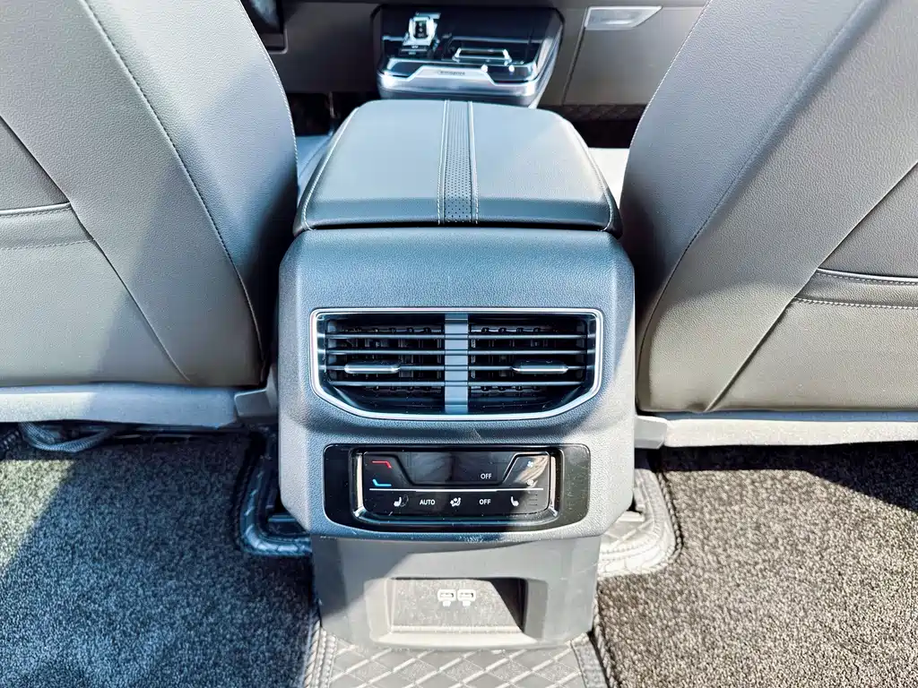Lan Jin 2023 Model Revised 530TSI 4x4 Flagship Sheng Jin Edition Pro 6-seat