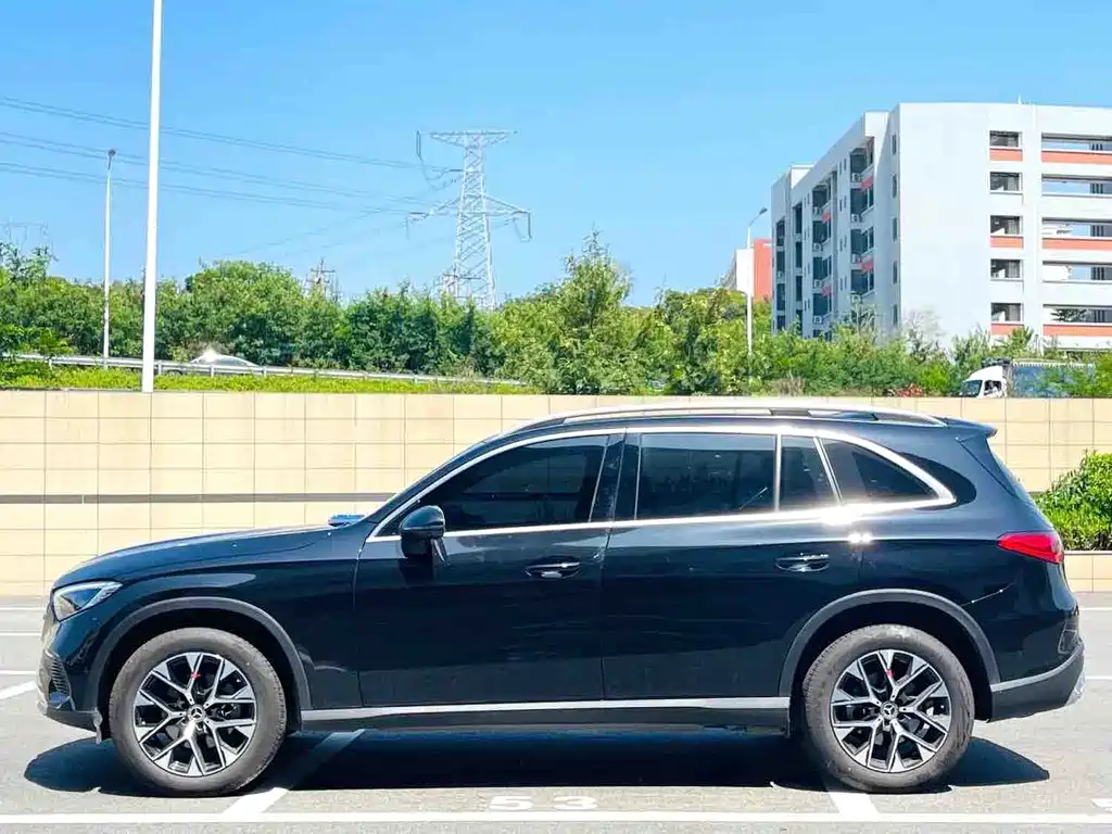 Mercedes-Benz GLC 2025款 Restyled GLC 260 L 4MATIC Sporty Edition
