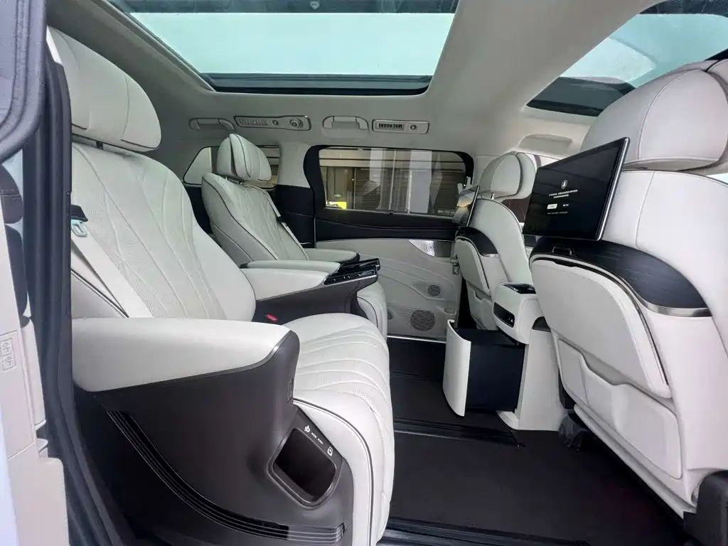 Tengri D9 2024 Model DM-i 980 All-wheel Drive Prestige Edition