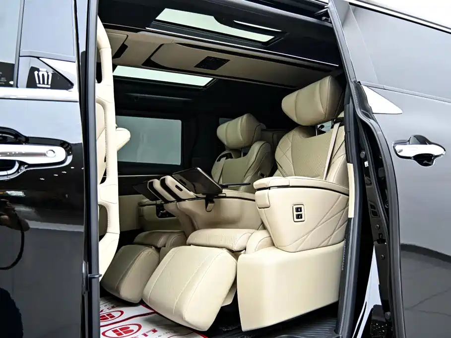 2024 Crown Hybrid 2.5L Prestige Executive Edition