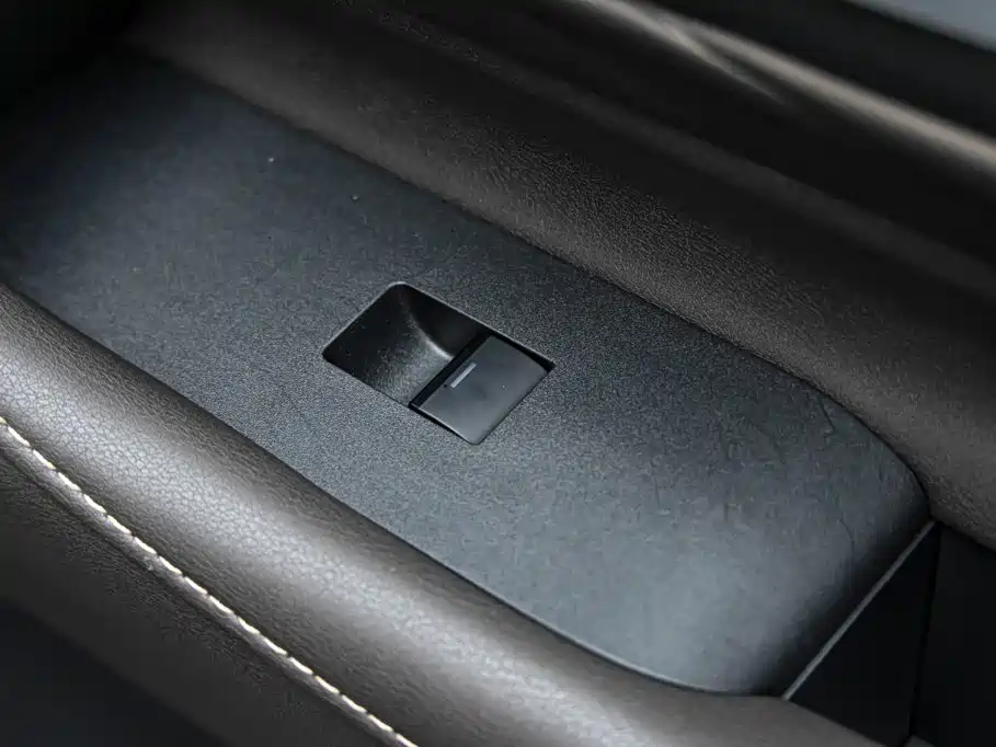 2024 Crown Hybrid 2.5L Prestige Executive Edition