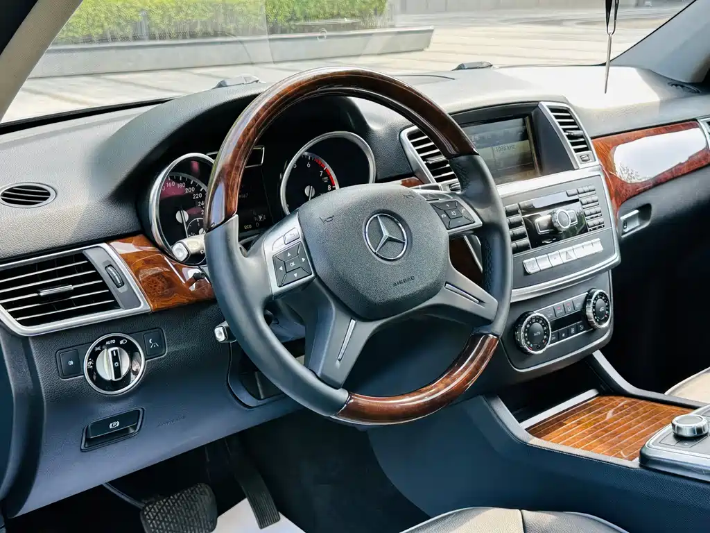 Mercedes-Benz M-Class 2014 ML 400 4MATIC Luxury Edition