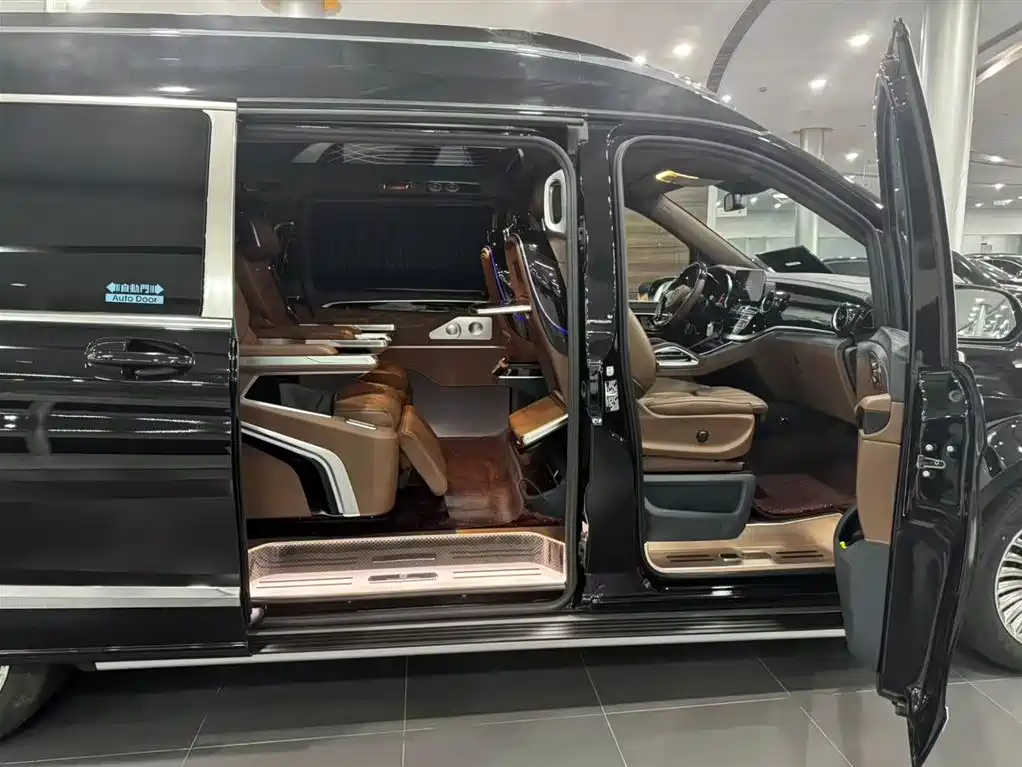 Volkswagen Viloran 2023 2.0T Business Edition 7-seater