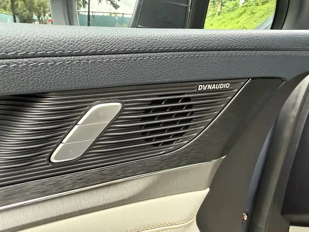 Tang New Energy 2022 DM-p 215KM All-Wheel Drive Flagship Model