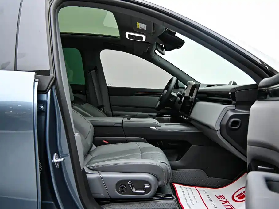 Jizhe 7X 2025 Edition 100kWh Long Range All-Wheel Drive Intelligent Driving Version