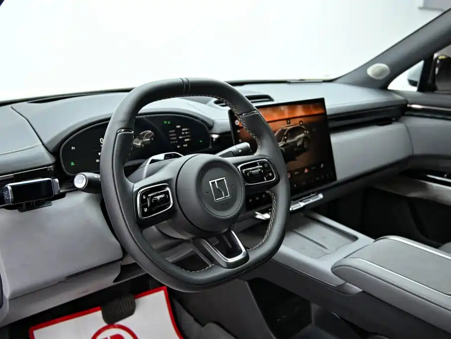 Jizhe 7X 2025 Edition 100kWh Long Range All-Wheel Drive Intelligent Driving Version