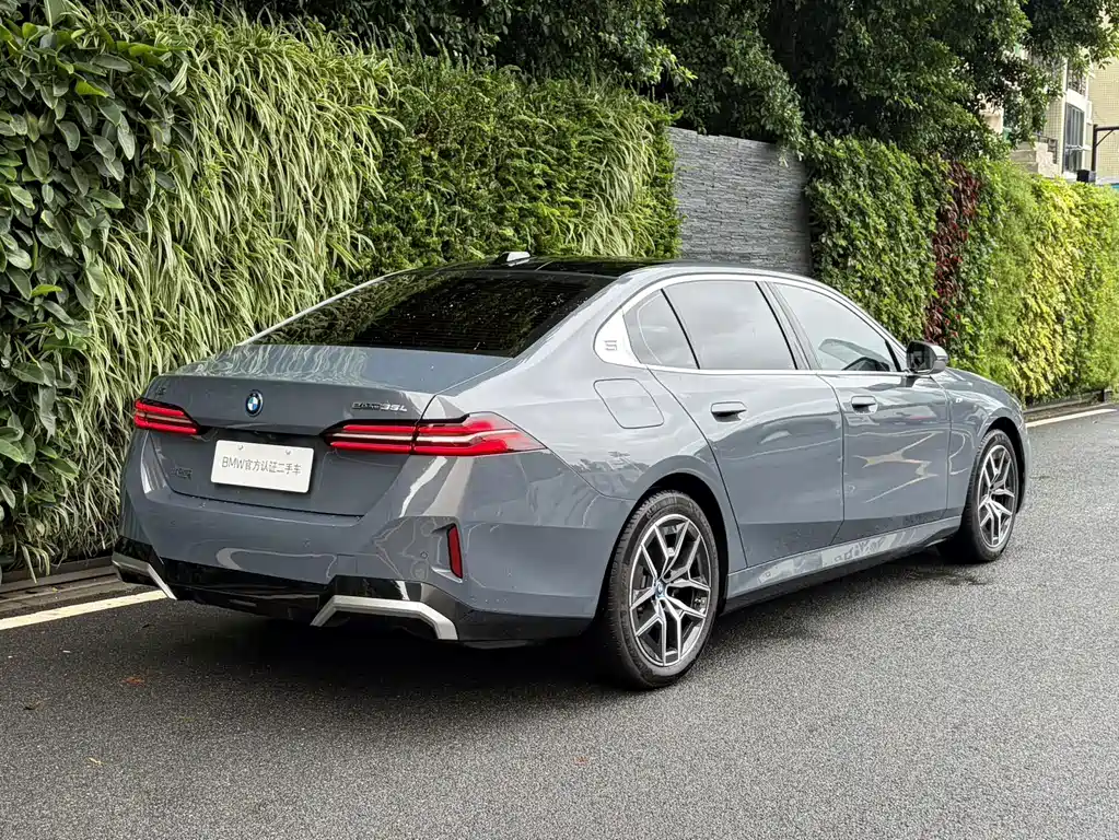 BMW i5 2024 Model eDrive 35L M Sport Package