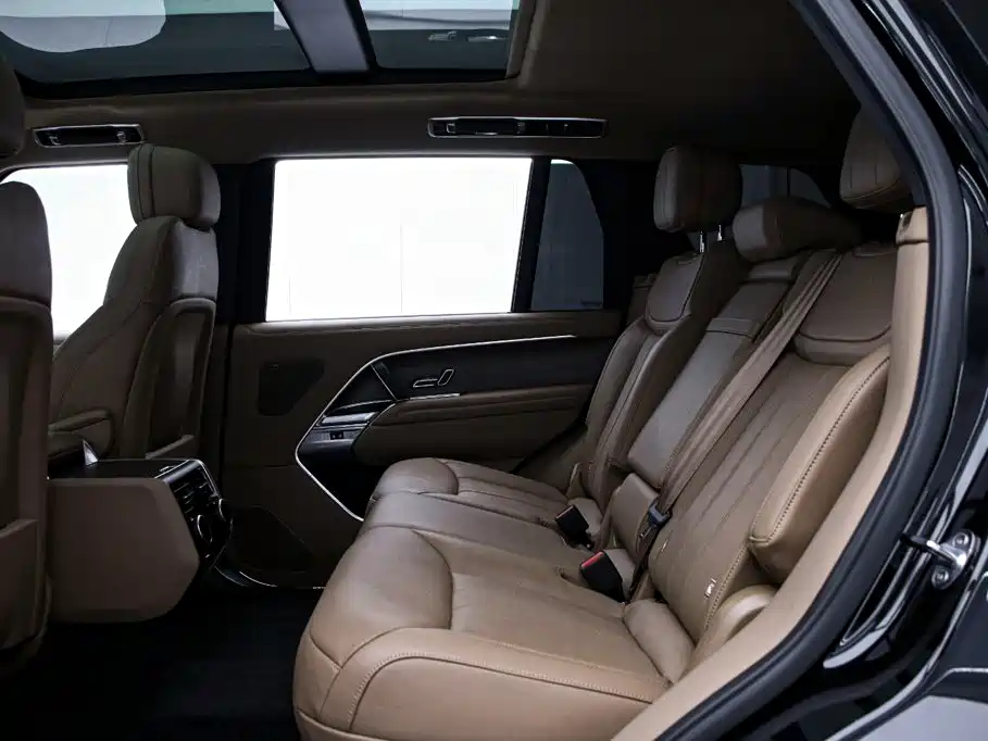 Range Rover 2025 Edition 3.0 L6 400PS Grand Extended Version
