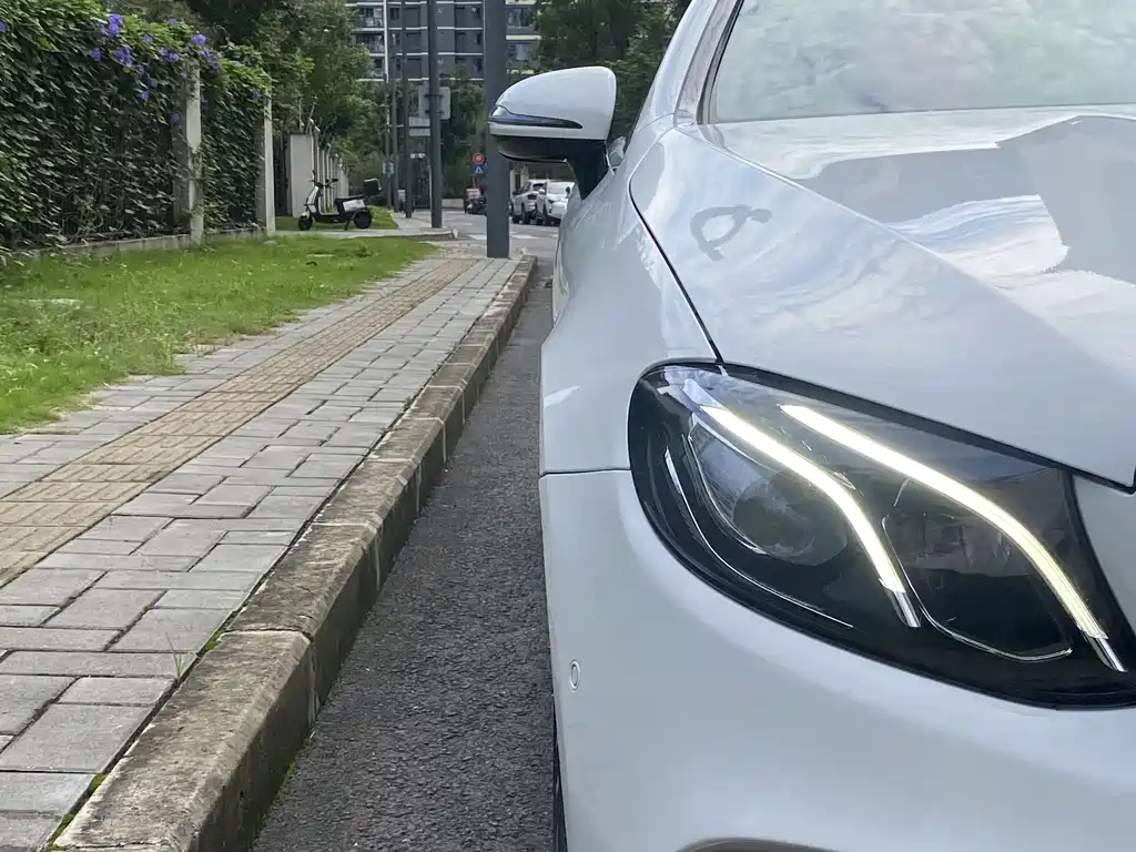 Mercedes-Benz E-Class (Import) 2017 E 200 Coupe