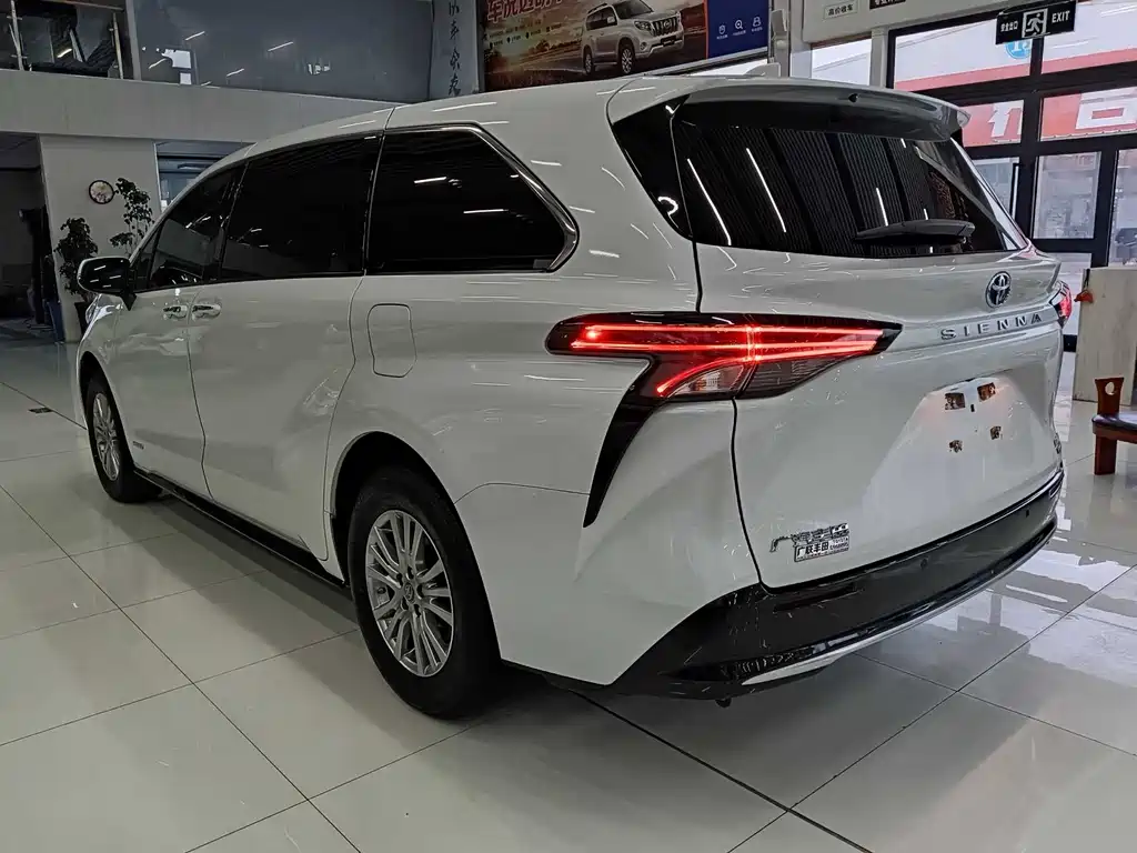 Sienna 2023 2.5L Hybrid Prestige Edition