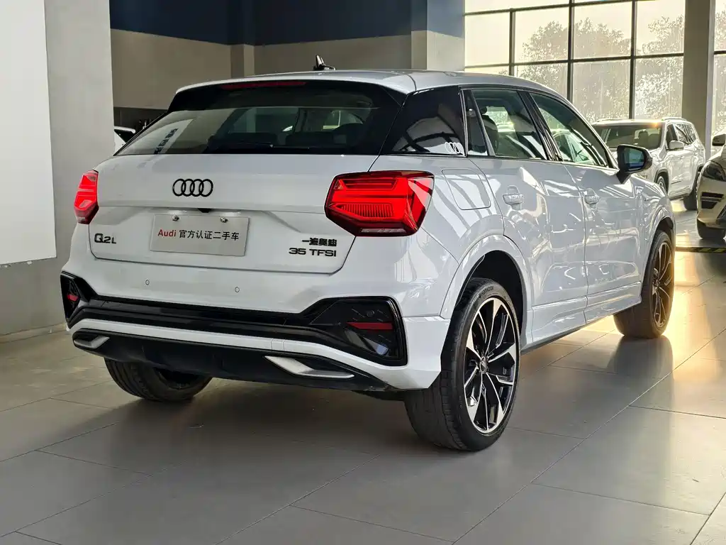 Audi Q2L 2024 35TFSI Premium Dynamic Edition