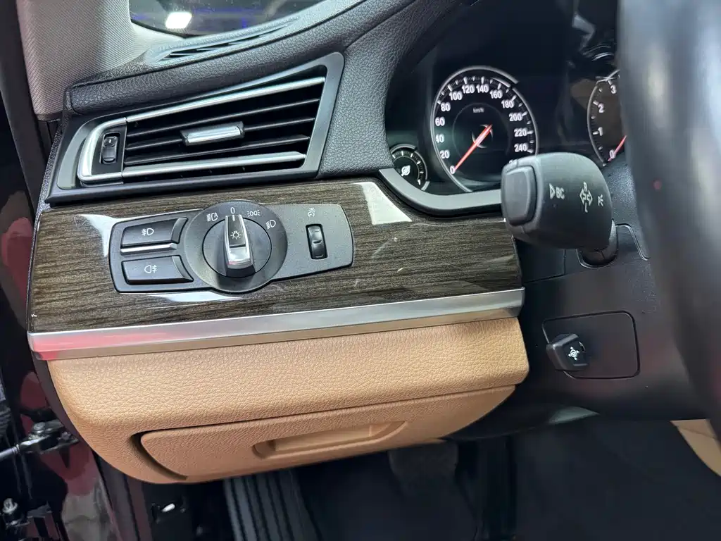 BMW 7 Series 2013 730Li Leading Edition