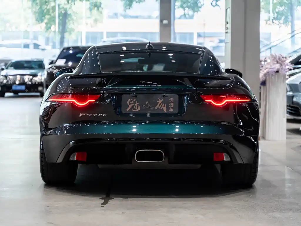 Jaguar F-TYPE 2019 2.0T Hardtop Edition