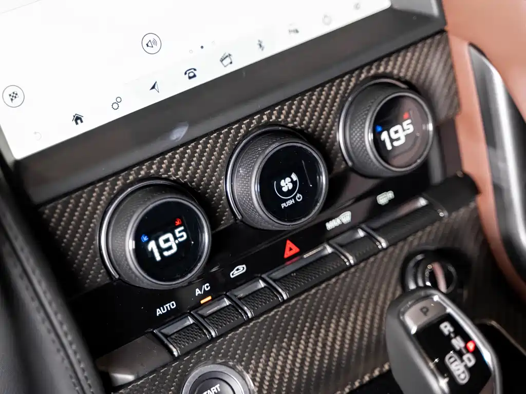 Jaguar F-TYPE 2019 2.0T Hardtop Edition