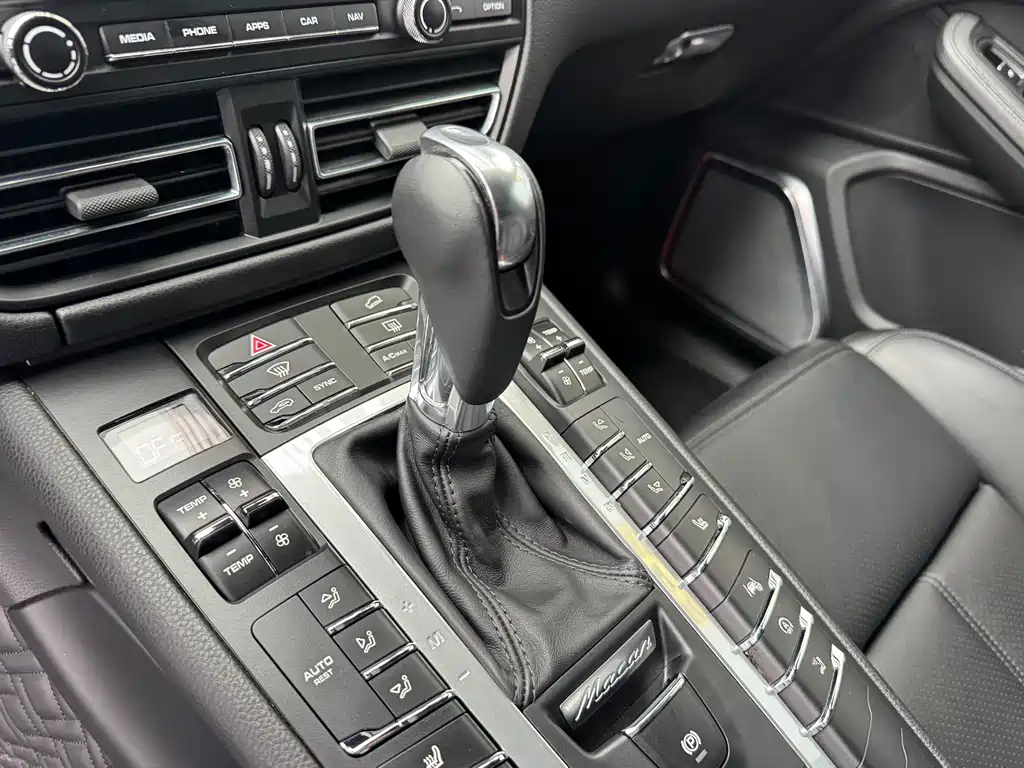 Macan 2021 2.0T