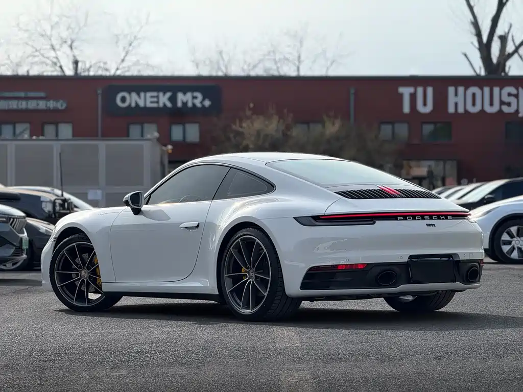 Porsche 911 2023 Carrera 3.0T