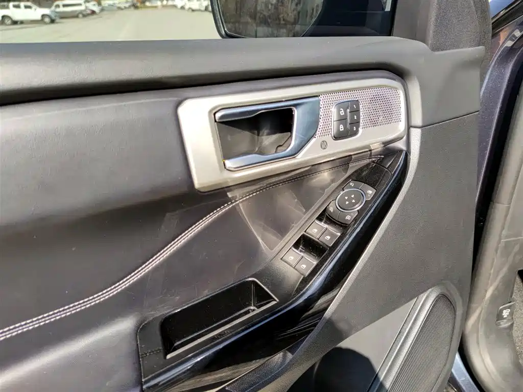 Explorer 2020 EcoBoost 285 4x4 Platinum Edition 7-seater