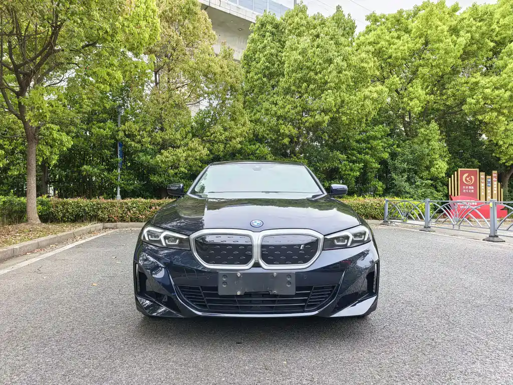 BMW i3 2024 model eDrive 35 L