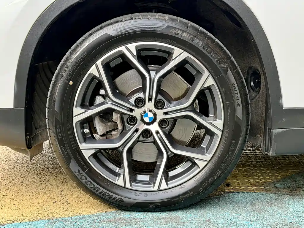 BMW X1 2021 sDrive25Li Leading Edition