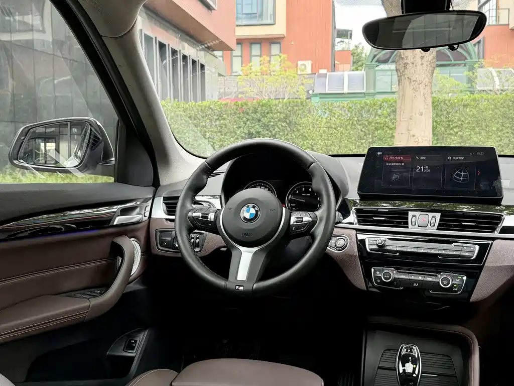 BMW X1 2021 sDrive25Li Leading Edition