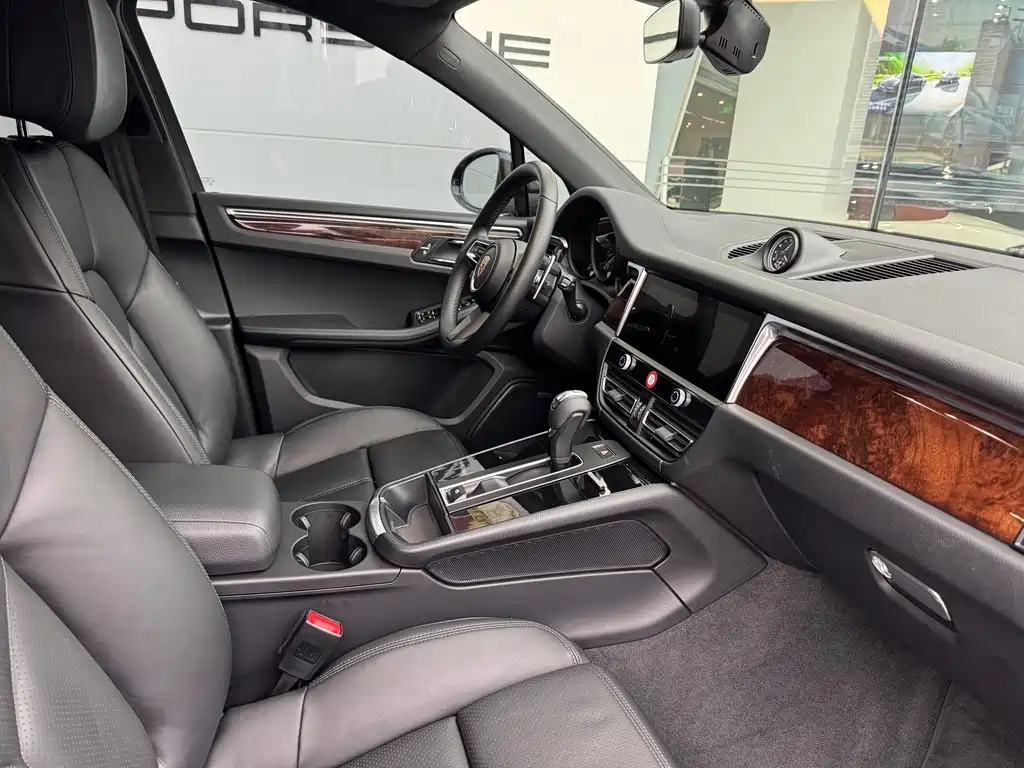 Macan 2023 2.0T