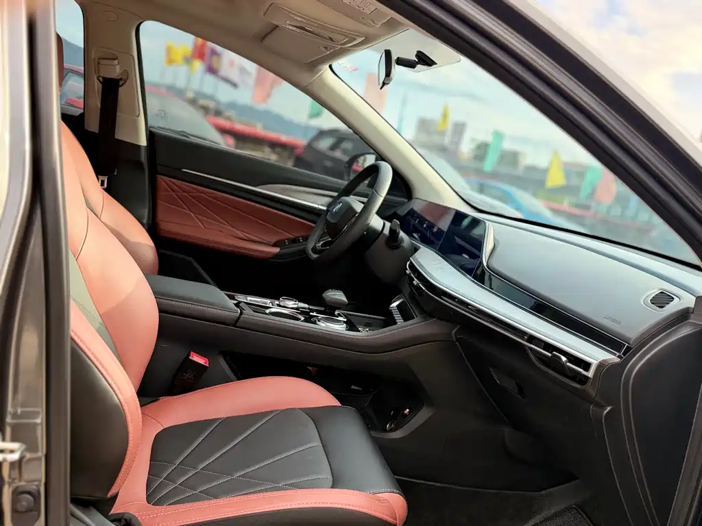 Yidong 2022 Plus Blue Whale NE 1.4T GDI DCT Prestige Edition