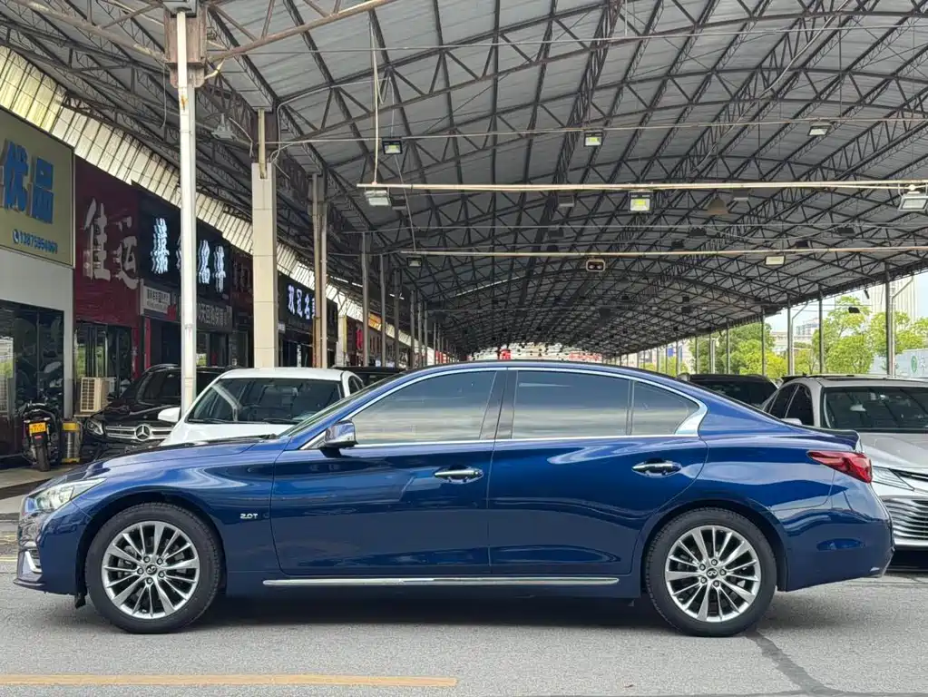 Infiniti Q50L 2018 model 2.0T Jinxiang Edition National VI