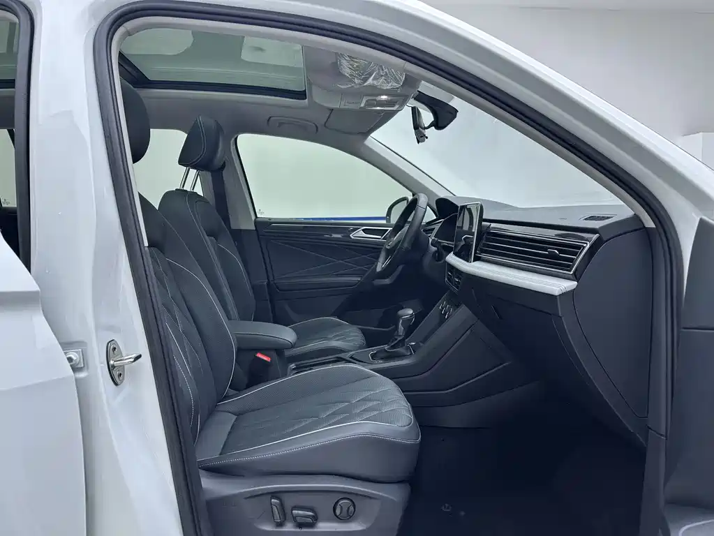 Taycan L 2023 Edition 280 TSI Automatic Two-Wheel Drive Oceanic Limited Edition