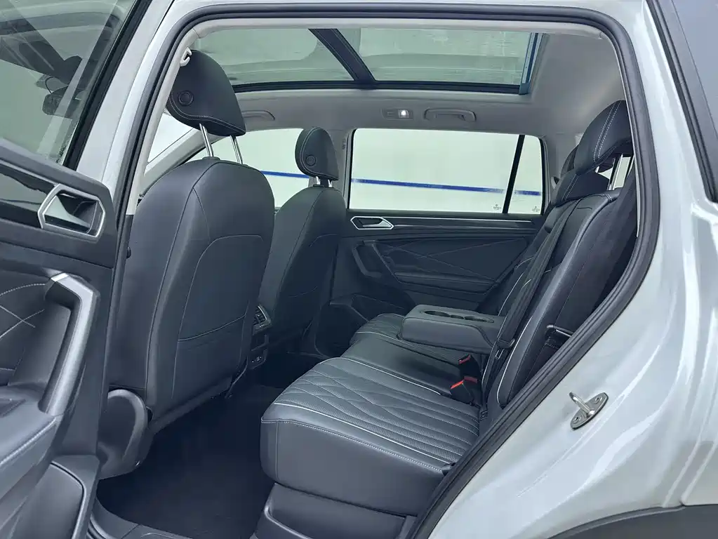 Taycan L 2023 Edition 280 TSI Automatic Two-Wheel Drive Oceanic Limited Edition