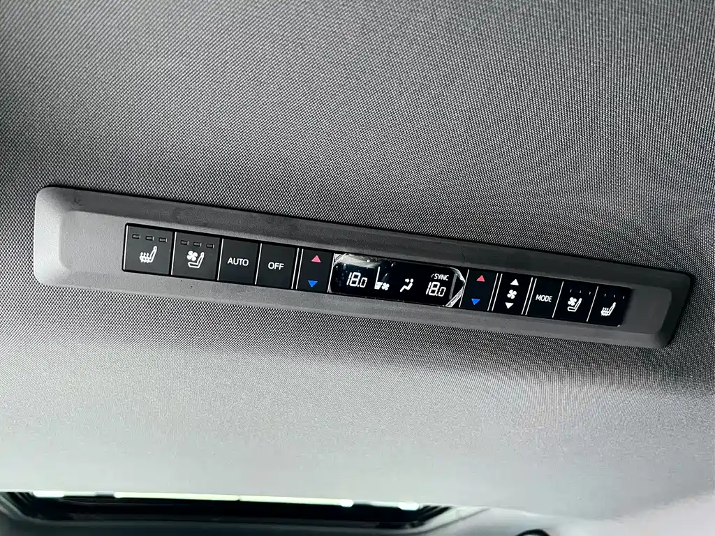 SIENNA 2024 2.5L Hybrid Premium Luxury Edition