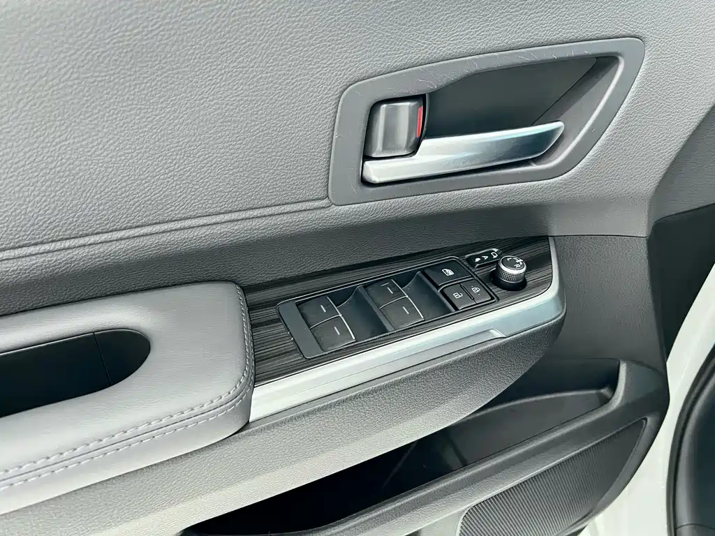 SIENNA 2024 2.5L Hybrid Premium Luxury Edition