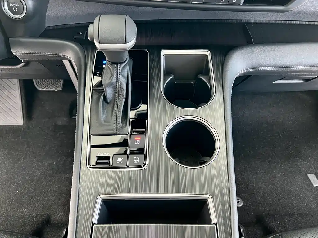 SIENNA 2024 2.5L Hybrid Premium Luxury Edition