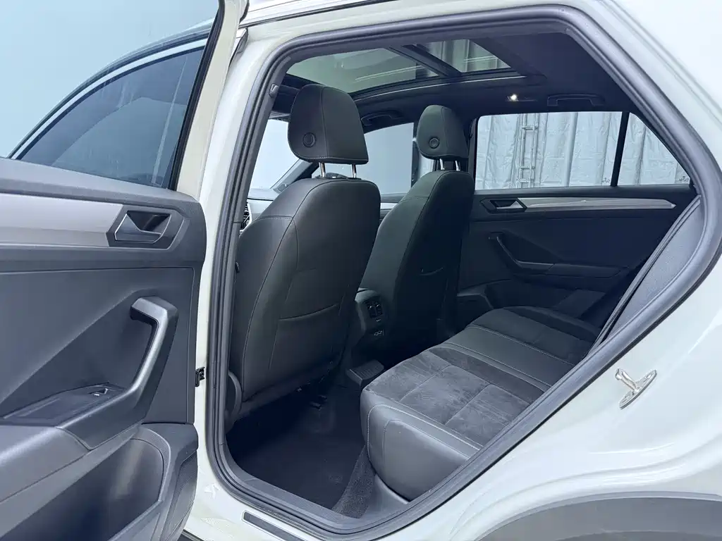 T-ROC 2022 280TSI DSG Two-wheel Drive R-Line Pro PLUS