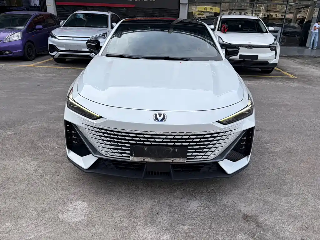 Changan UNI-V 2022 Model 1.5T Prestige Edition