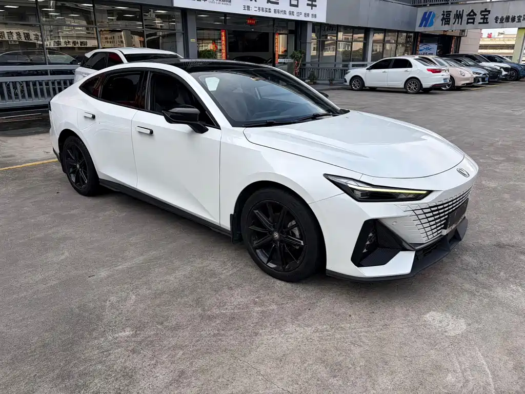 Changan UNI-V 2022 Model 1.5T Prestige Edition