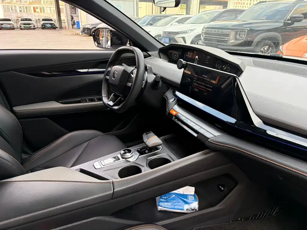Changan UNI-V 2022 Model 1.5T Prestige Edition