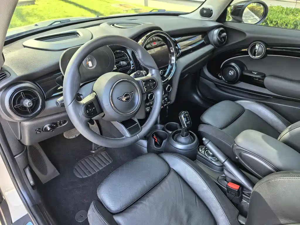 2022 MINI Cooper S Artist Edition