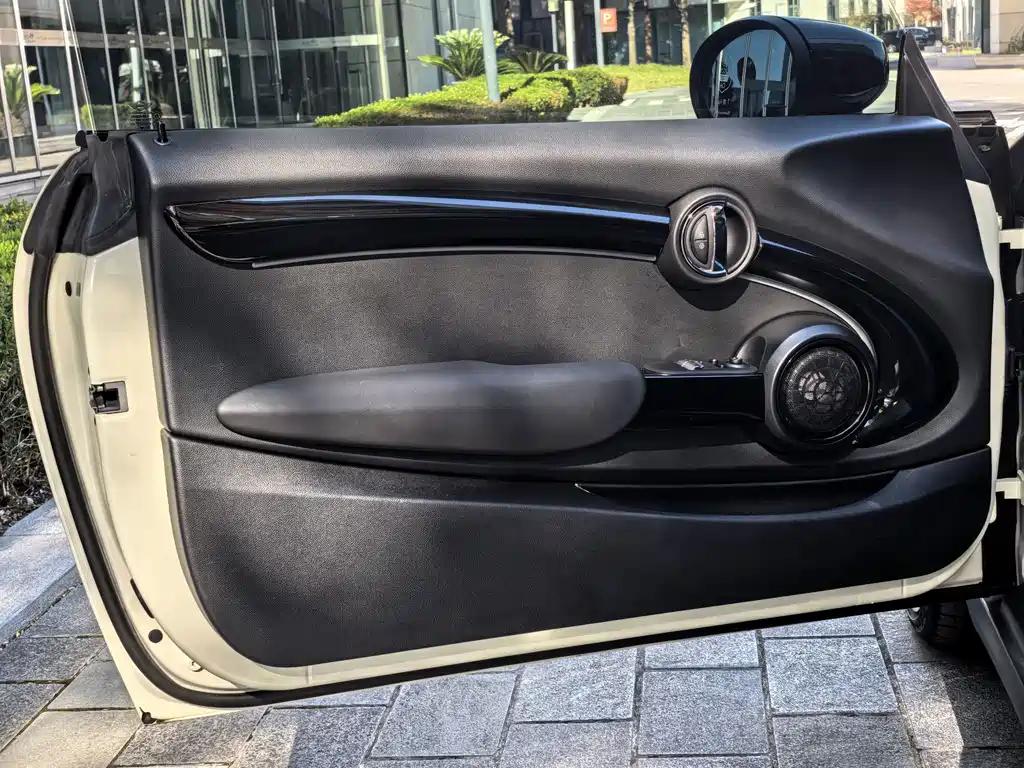 2022 MINI Cooper S Artist Edition