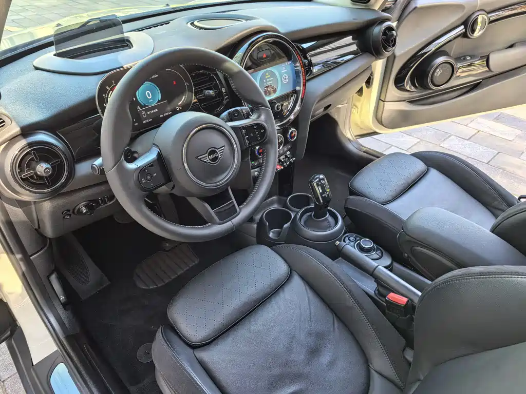 2022 MINI Cooper S Artist Edition