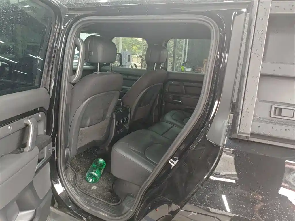 Land Rover Defender 2025 110 3.0T P400 X-Dynamic HSE