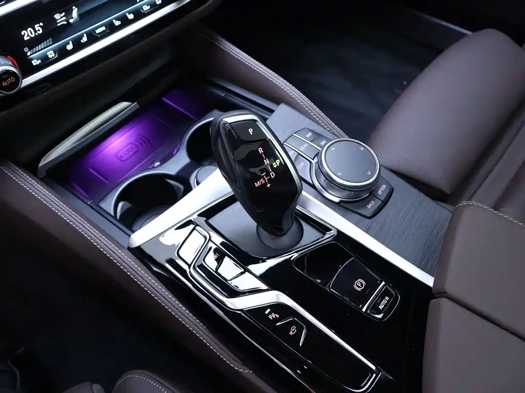BMW 5 Series 2023 Model Facelift 530Li Luxury Edition M Sport Package