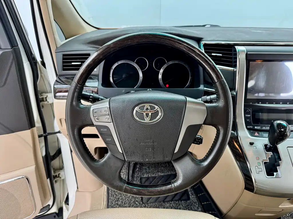 Alphard 2014 Model Middle East Edition