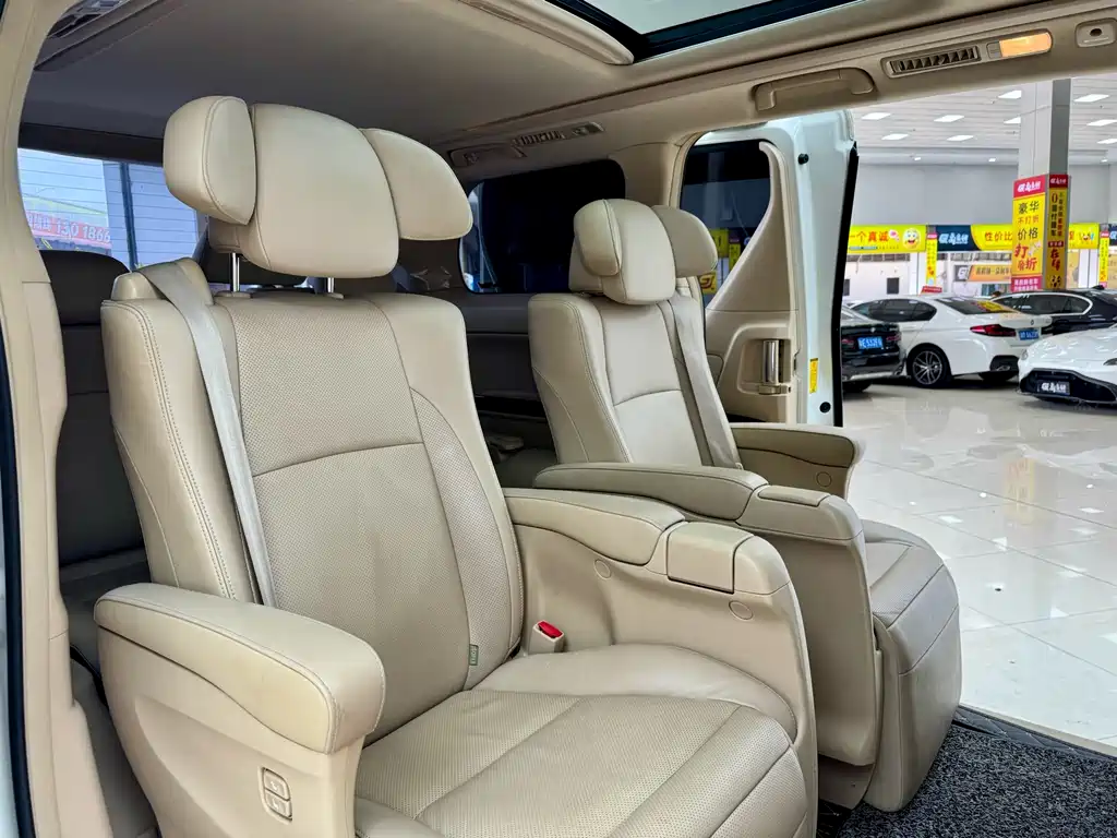 Alphard 2014 Model Middle East Edition